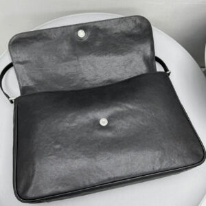 Balenciaga Grungy Medium Messenger Bag Black